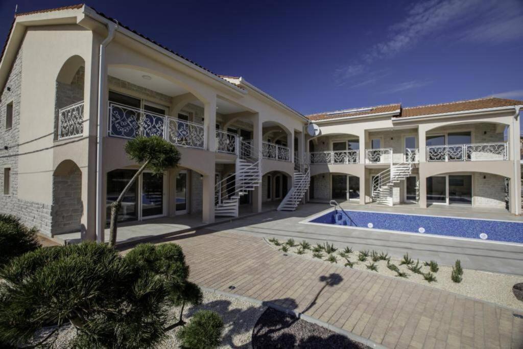 Villa Luka לופאר מראה חיצוני תמונה