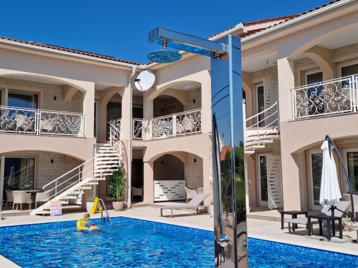 Villa Luka לופאר מראה חיצוני תמונה