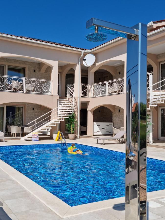 Villa Luka לופאר מראה חיצוני תמונה