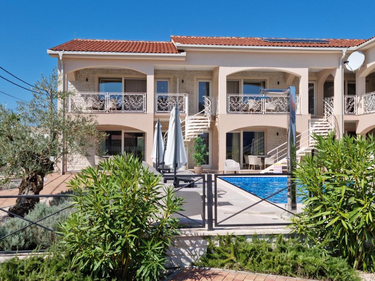 Villa Luka לופאר מראה חיצוני תמונה